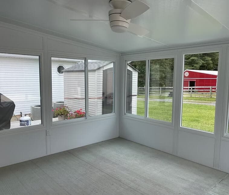 Straight Eave Sun & Shade built by Hudson Valley Sunrooms